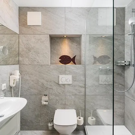 Und Economyzimmer Residenz Waldkrone 아파트 Ostseebad Kühlungsborn
