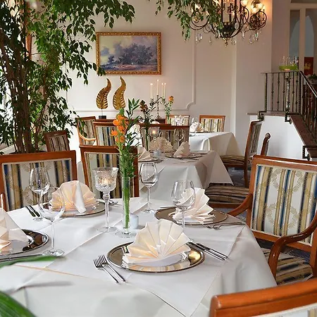 Apartment Und Economyzimmer Residenz Waldkrone