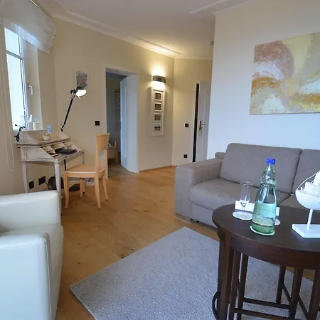 Ferienappartement Und Economyzimmer Residenz Waldkrone *