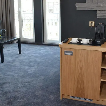 Ferienappartement Und Economyzimmer Residenz Waldkrone Kuehlungsborn