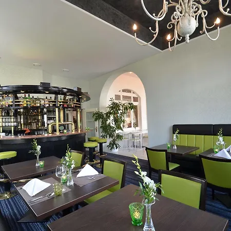 Ferienappartement Und Economyzimmer Residenz Waldkrone *