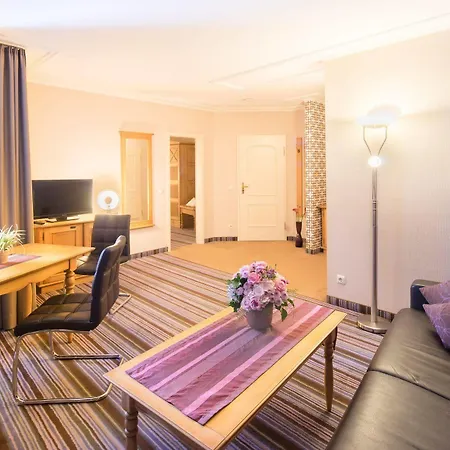 Ferienappartement Und Economyzimmer Residenz Waldkrone